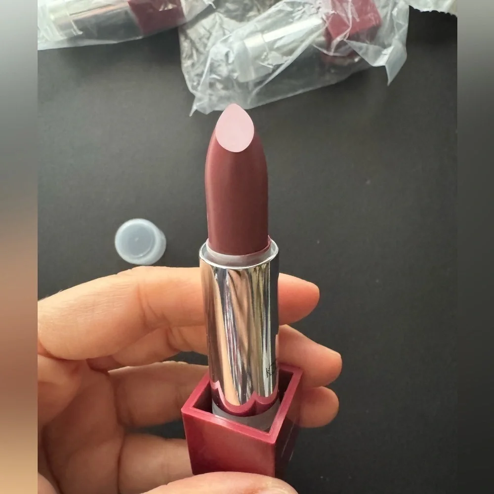 Elizabeth Arden Color Intrigue Effects Lipstick In Wine Cream 07